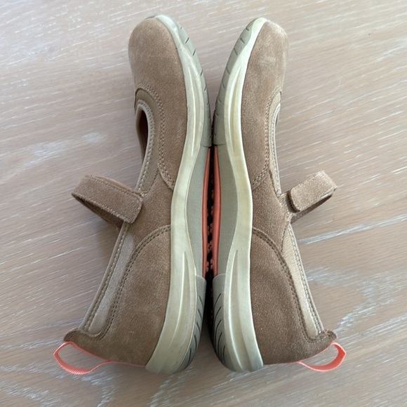 Lands’ End Mary Jane type shoes, size 8 1/2 B, light wear, good condition! - Picture 5 of 7